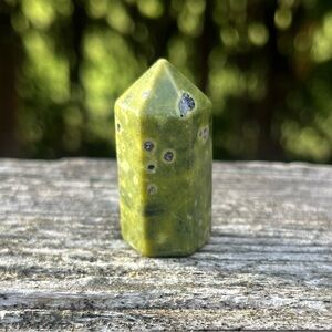 Mini Green Atlantisite Tower